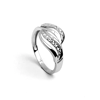 Fehér arany női gyűrű vésett